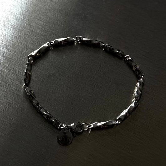 Modern Twist Bracelet